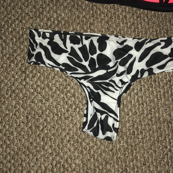 Bathing Suit Set - Picture 3 of 6